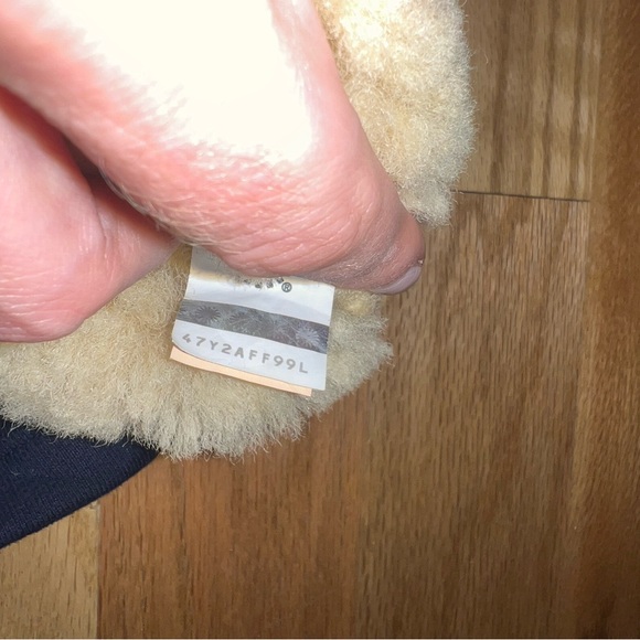 Little Girl Size 9 Bailey Bow in Chestnut - Picture 7 of 11